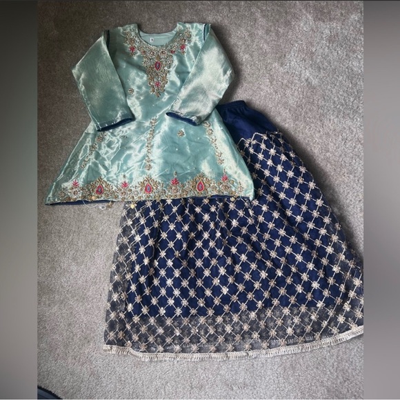 KIDS GIRLS DESIGNER LENGHA 2 PCS OUTFIT: VERY FANCY AND BEST FOR FORMAL OUTFITS